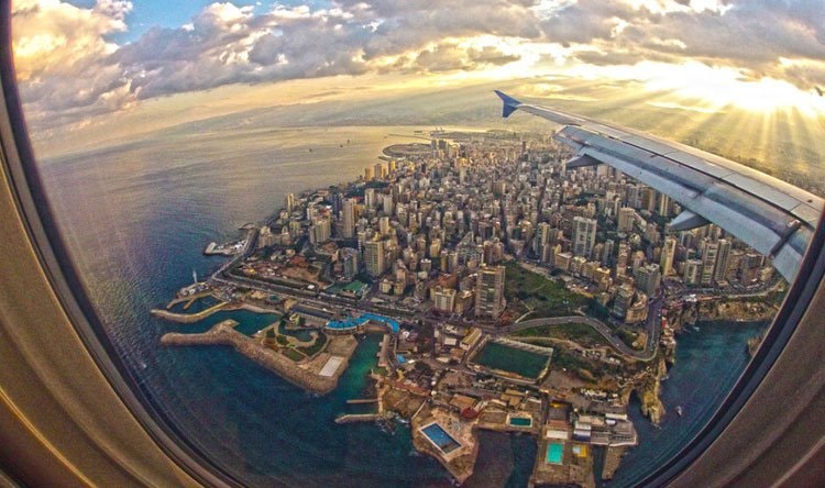 نخرج من الوطن كمن يغادر ساحة حرب