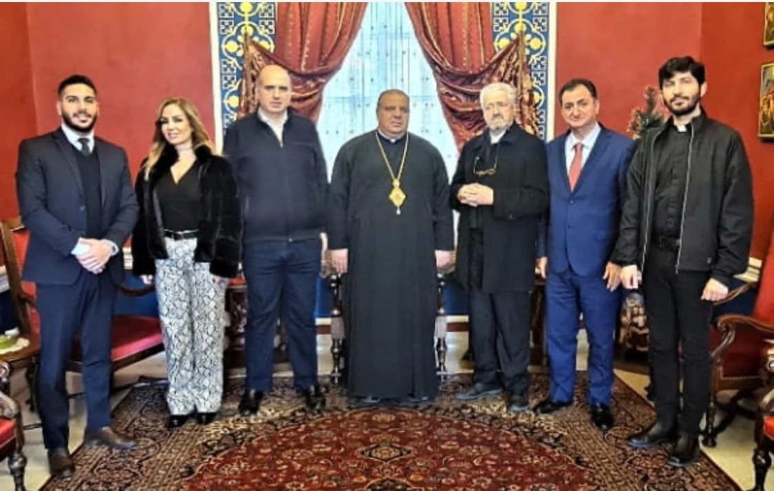رئيس لابورا الاب خضره زار المطران ابراهيم والاخير : لتصحيح الخلل الدستوري وبقاء رئيس الجمهورية في موقعه لتصريف الاعمال الى حين انتخاب رئيس